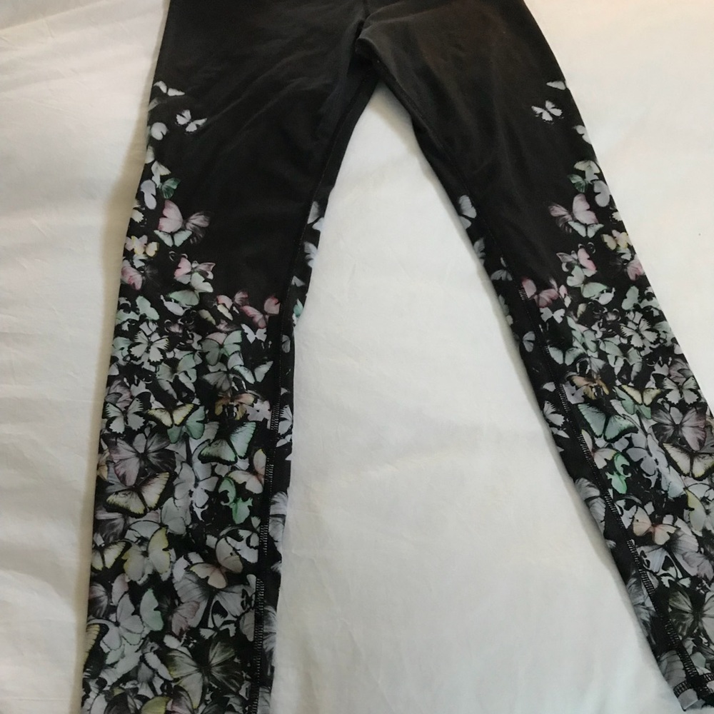 Alo Yoga leggings with floral leg